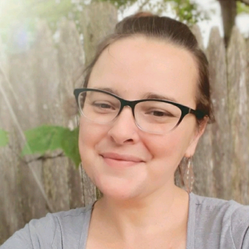 Meet your Posher, Courtney